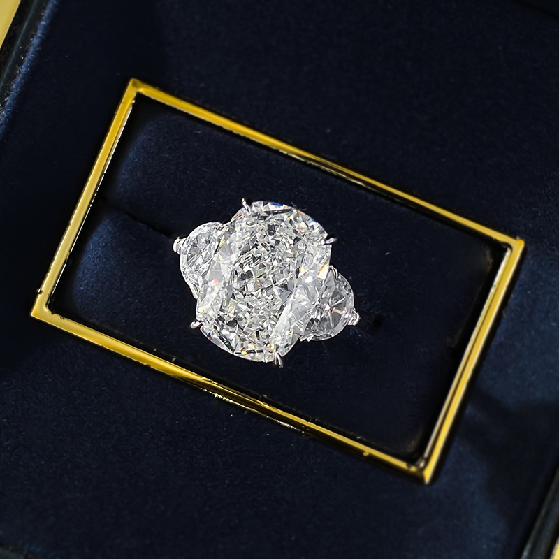 2025 Choucong Ins Top Sell Wedding Rings Deluxe Jewelry Soild 100% 925 Sterling Silver Dove Egg Large Cushion Shape White Moissanite Diamond Party Ete