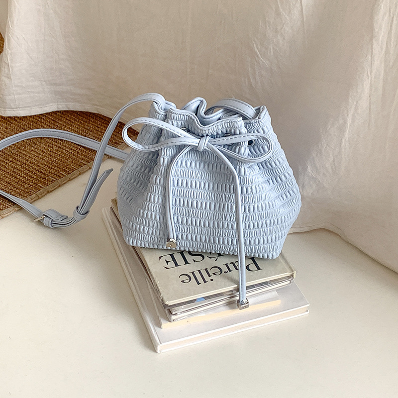 Simple Casual Korean Fu Bag Bag Small Fresh Braided Shoulder Bag 2025 New Fashion All-match Drawstring Bucket Bag Designer Bag