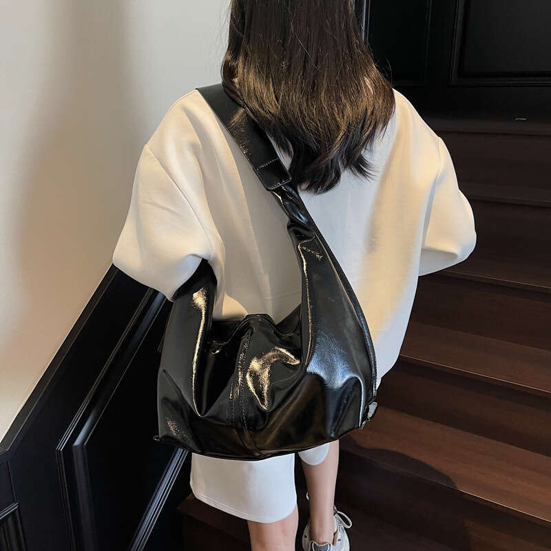 7f Large capacity armpit bag 2025 new tote women's sweet crossbody fashionable shoulder bag, handbag