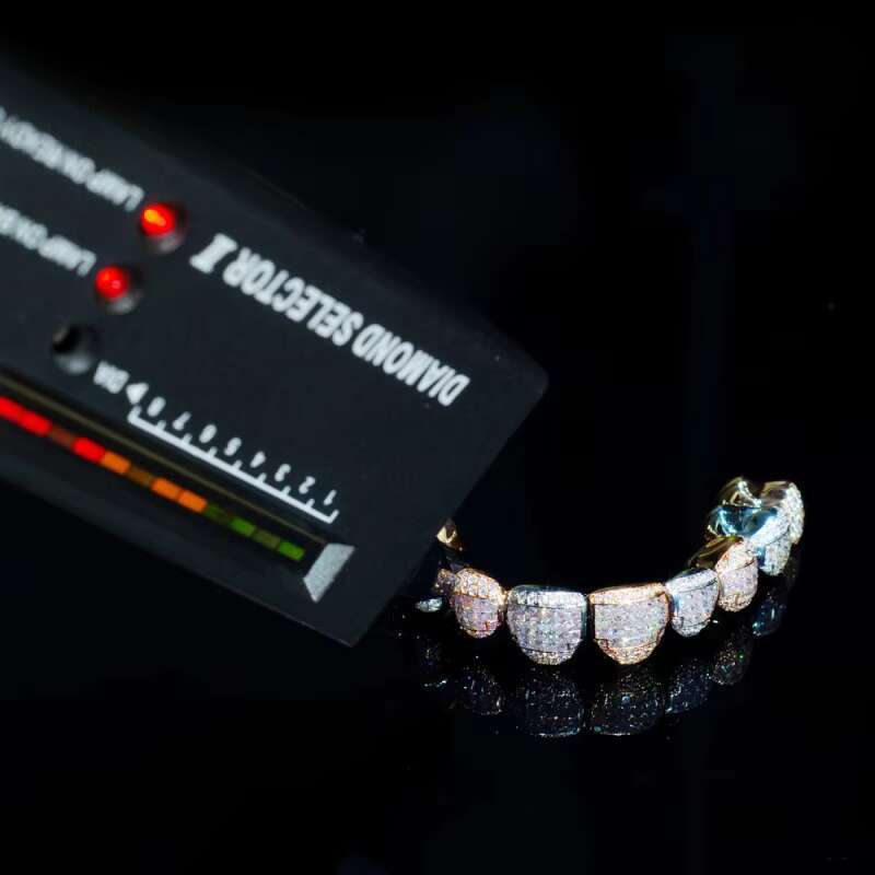 Hot Selling Custom Made Personalized Tooth Sterling VVS Moissanite Diamond Mens Iced Out Grillz Teeth Decoration