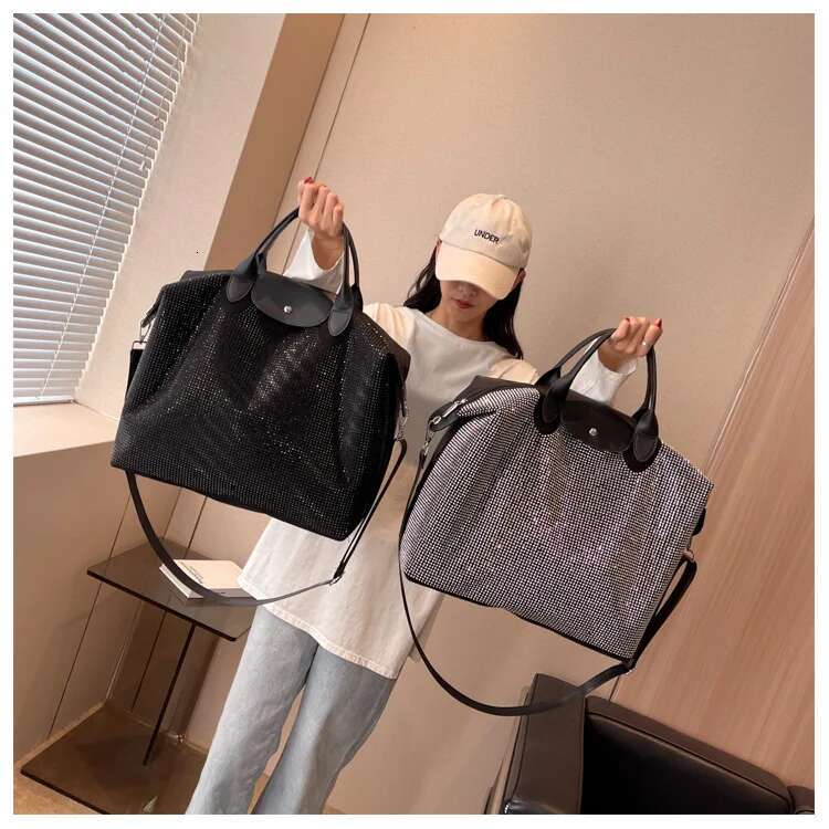 Fashion Rhie Shoulder For Women Large Capacity PU Leather Bg Crossbody Messenger Bags Designer Rivet Shopping Bag