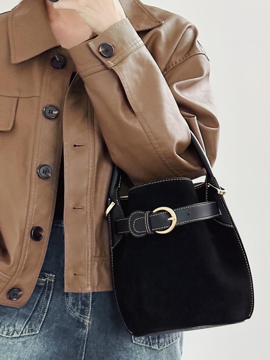 2025S Fashion Designer Frosted Bucket For Women New Suede Handheld Niche Designer Commuting Crossbody Music Sheet Bag