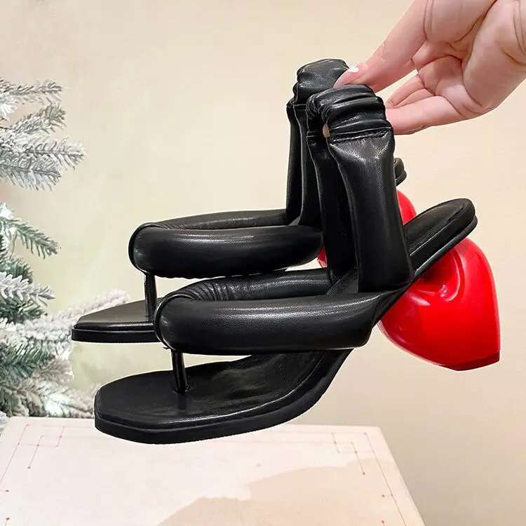 Summer New Women Sandals Pink Cross Strap Flip ps Large Size43 Prom Slippers Red Heart Design High Heels Sandalias Mujer
