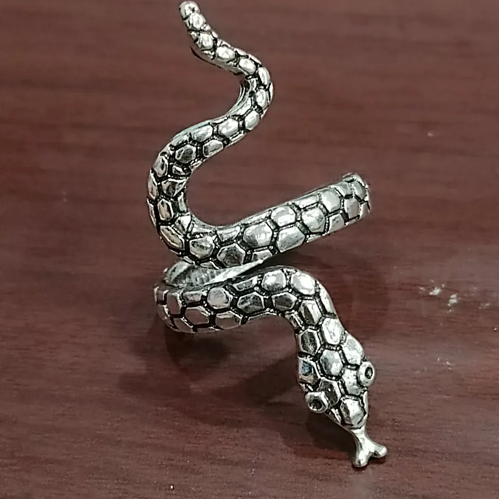 100pcs/lot Exaggerated Antique Punk Style Animal Snake Ring Gold Silver Black Mix Hip Hop Rock Fashion Ring Party Jewelry Unisex LL