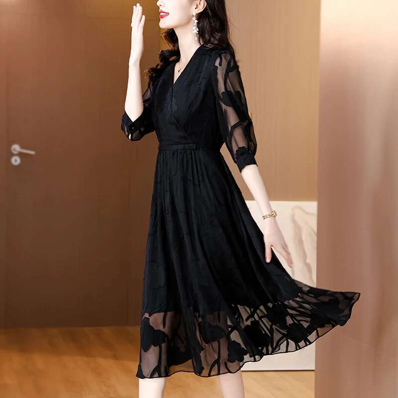 2024 Spring/Summer New Black Silk Short sleeved Dress for Women's Loose Large Solid Color Mesh Spliced V-neck Knee Length Skirt