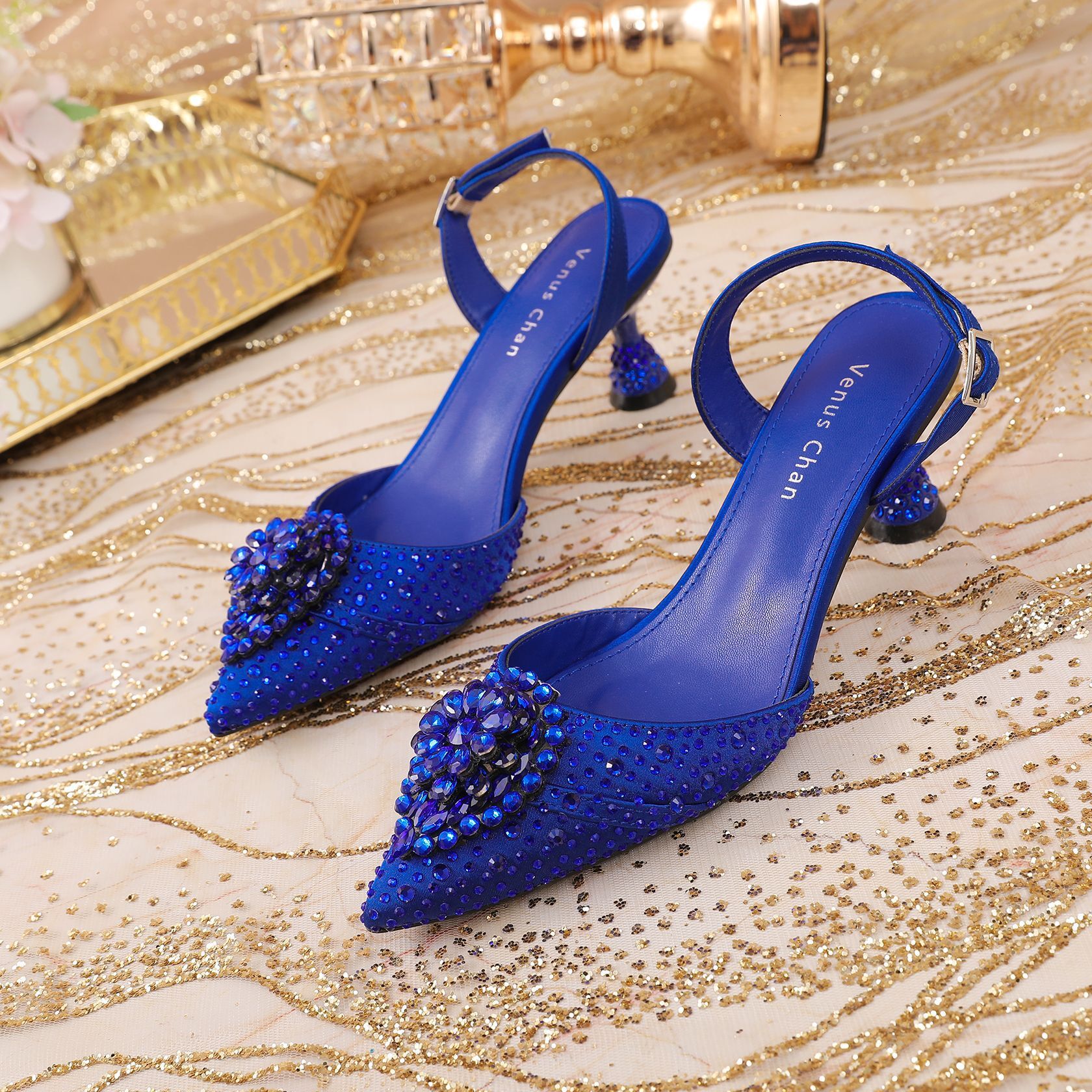 Women's pointed fashion shoes with rhinestone flower head decoration, women's strap single shoes, comfortable plus size sandals