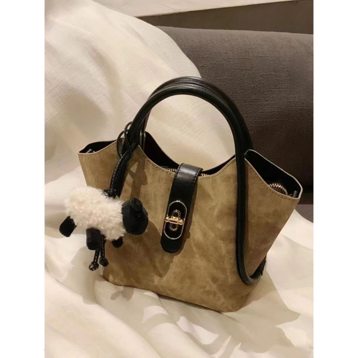 2025S Fashion Designer High End And New Chinese Style Bucket Bag Women S Large Capacity Versatile Handbag Niche Commuting