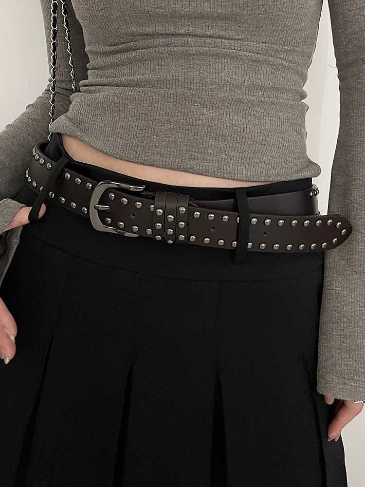 2024 New Womens Jeans Series in Womens Belt Fashion Personalized Rivet Belt High end Black Fashion W250326