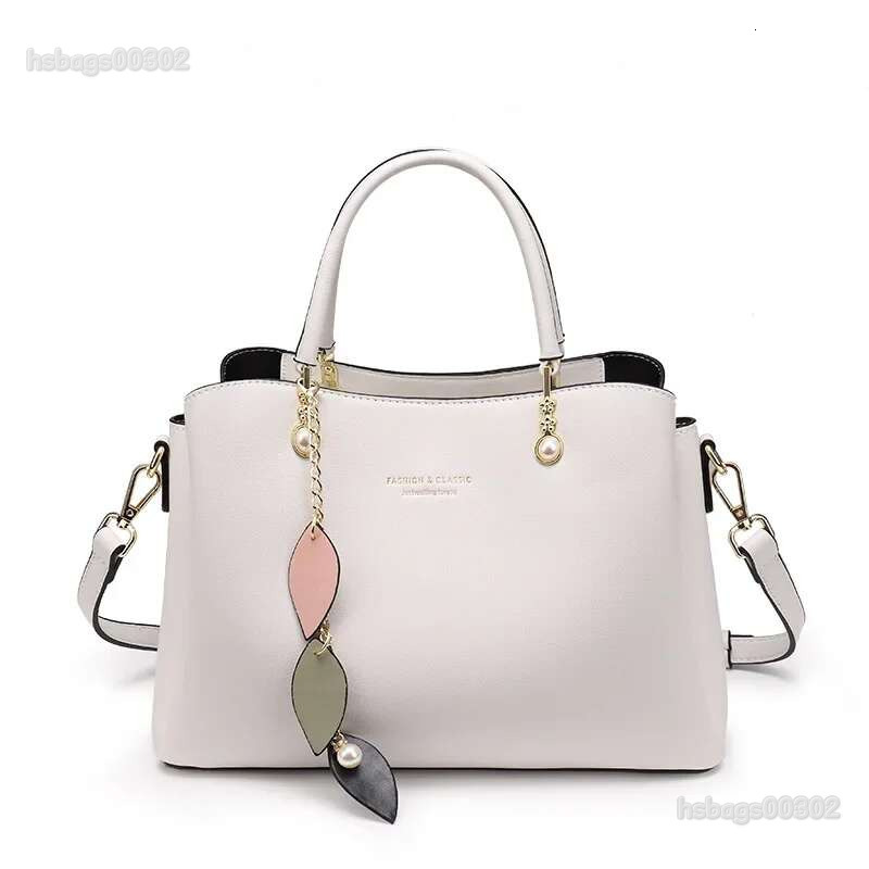 Genuine Leather Women's Bag, Light , Grand And High-End, Cowhide Handbag, Large Capacity Single Shoulder Crossbody Bag