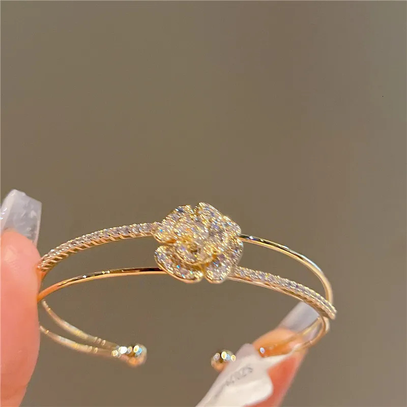 CC Romantic Cuff Bracelet Rose shaped Sparkling Zirconia Double layered Adjustable Bracelet Exquisite Bijoux Jewelry Charm Gift J1181 250326