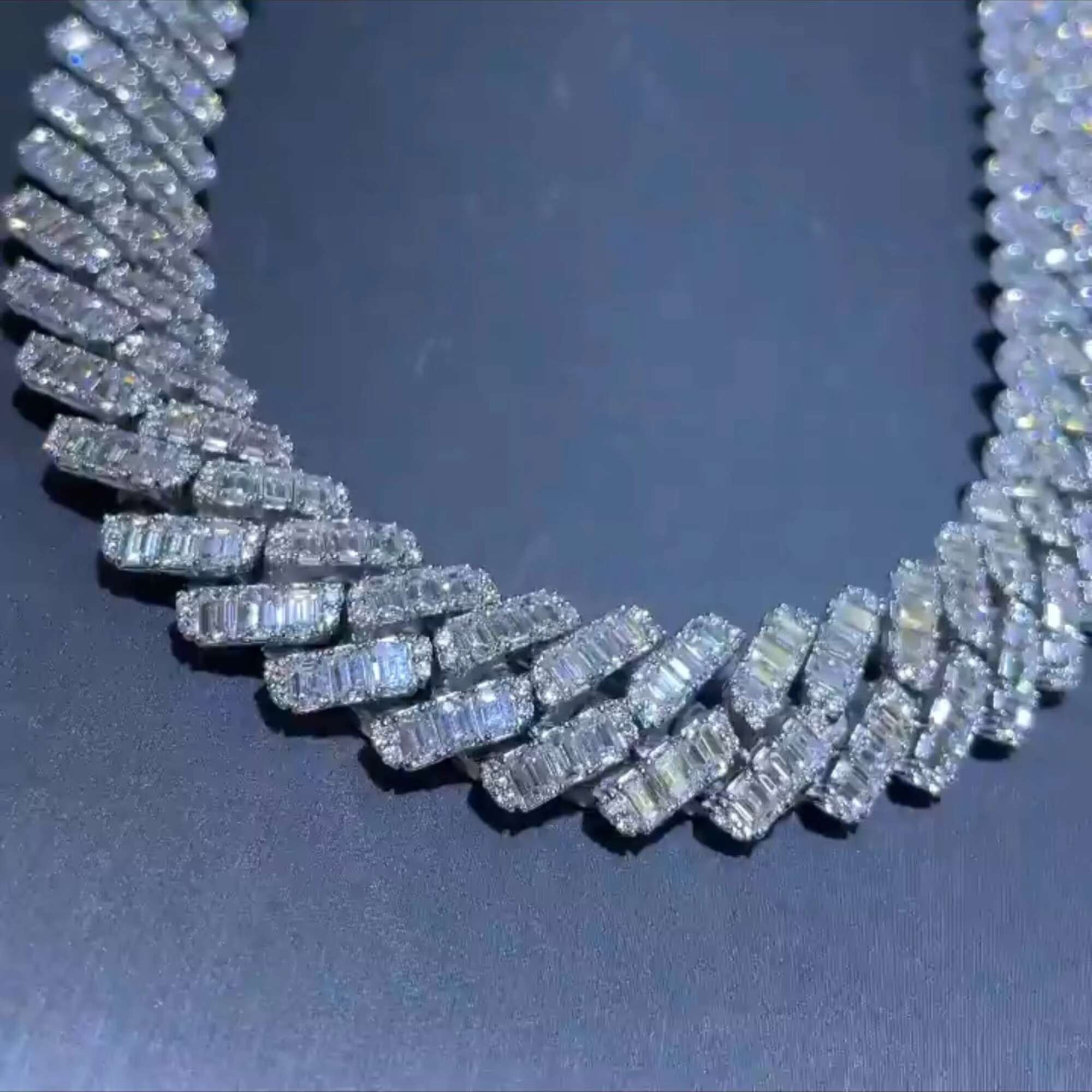 High Quality Customized 18 mm Cuban Link Moissanite Diamond Chain 925 Sterling Silver White Gold Diamond Chain