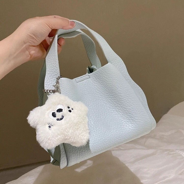 2025S Fashion Designer Super Popular Hand Held Vegetable Basket For Women S New Crossbody Bag Niche Light Luxury High End Soft Leather Bucket Bag