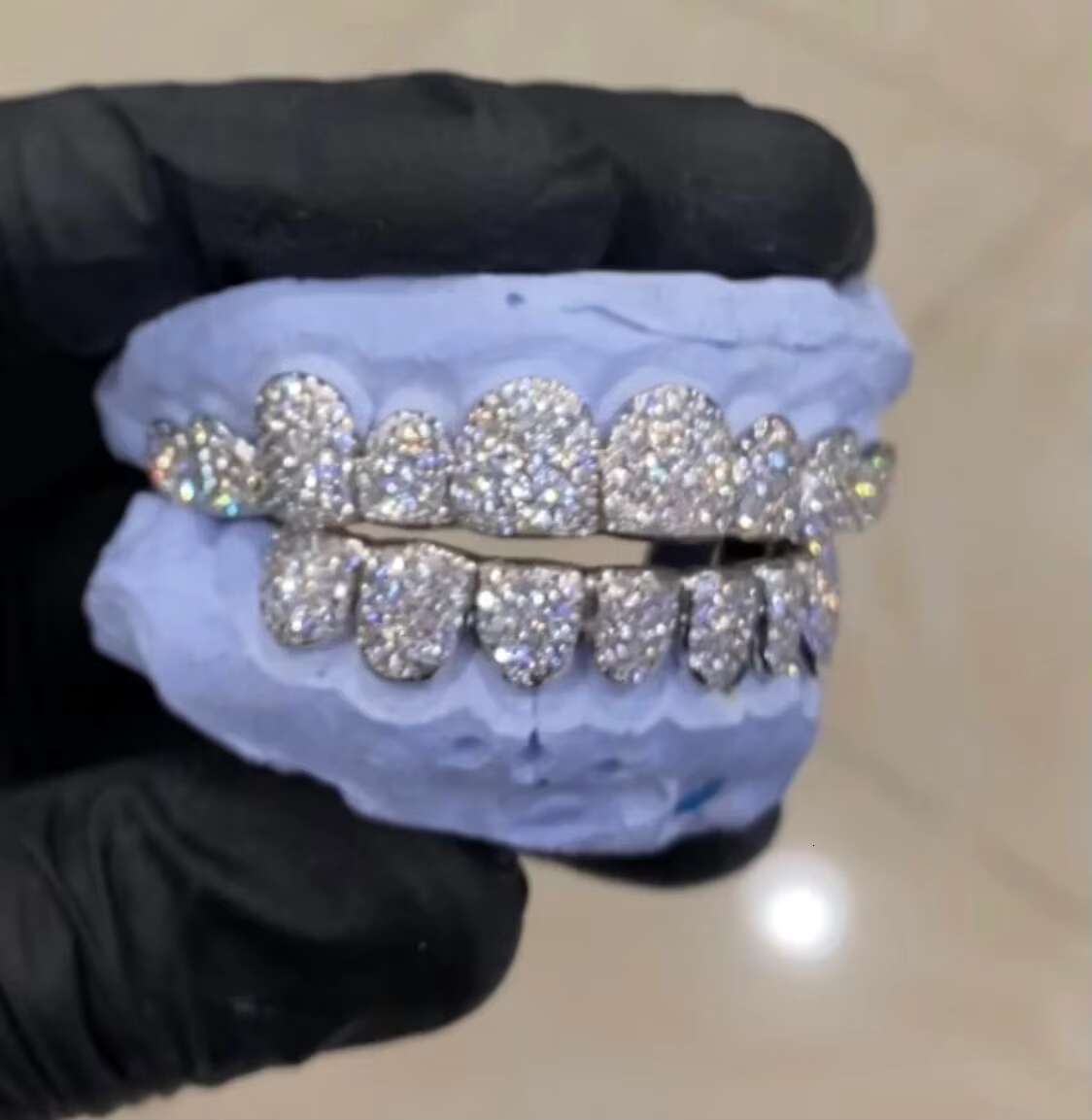 Top Selling Sparkling Smile Fine Body Jewelry Moissanite Diamond Studded Iced Out Dental Grillz for Sale at Best Prices