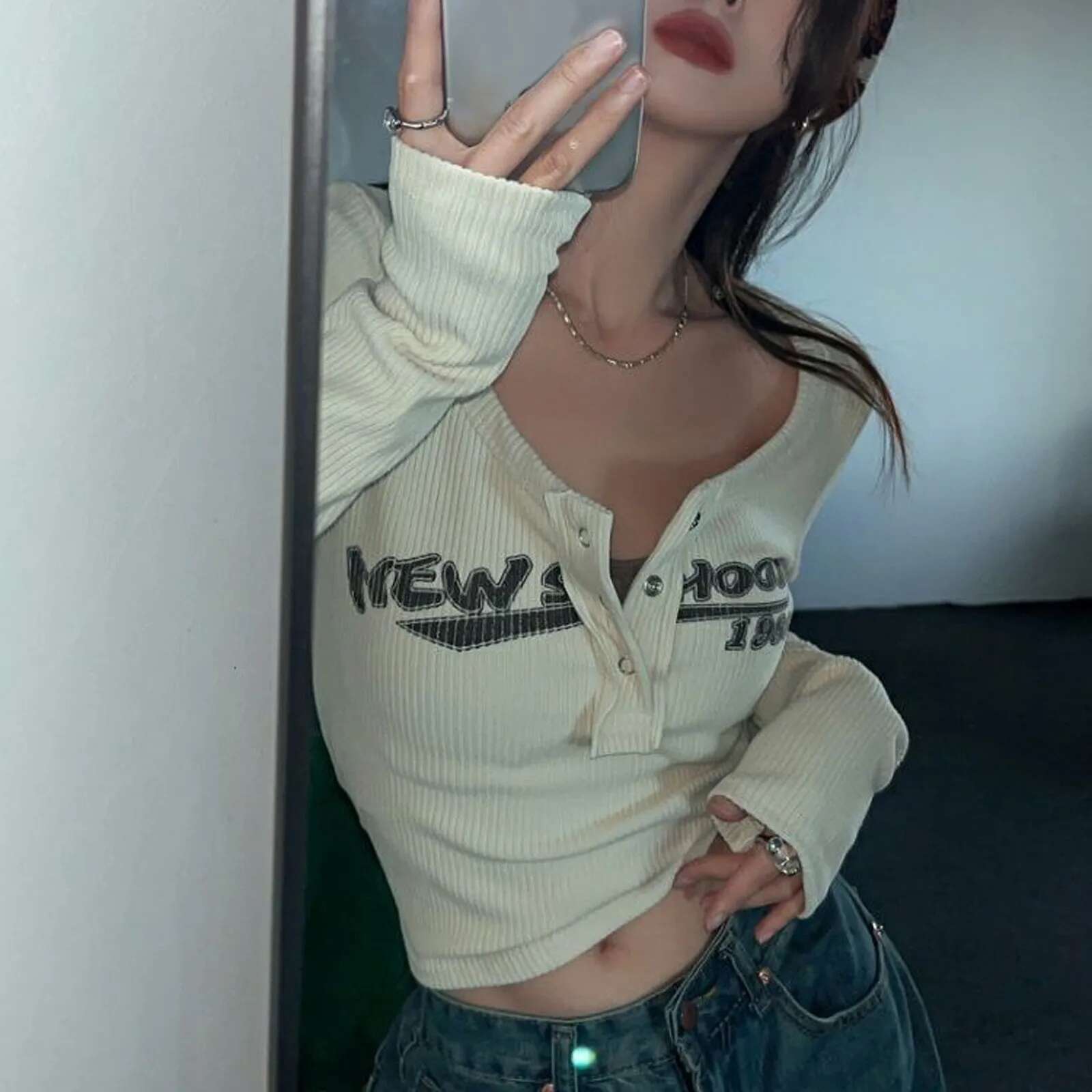 Ddmyshoesvip Y K Long Sleeve T Shirt Women Letter Print Slim Tees Tops Round Neck Button Streetwear Graphic T Shirts