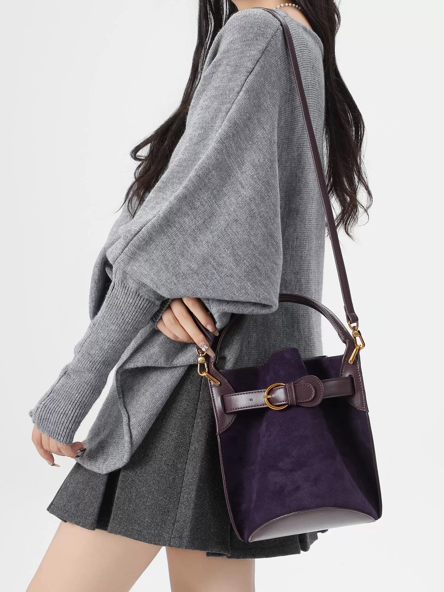 2025S Fashion Designer Frosted Bucket For Women New Suede Handheld Niche Designer Commuting Crossbody Music Sheet Bag