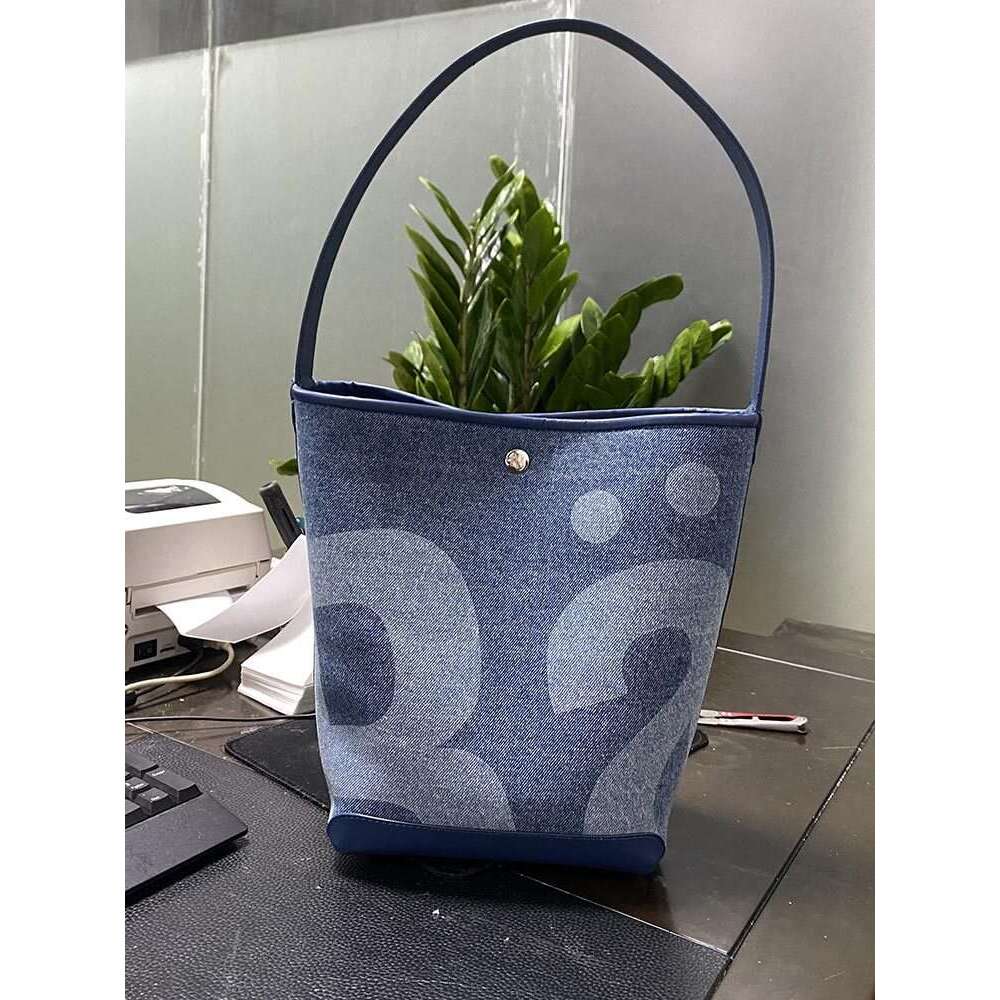 b5 Thailand Chaopai Large Capacity Bucket Bag 2024 New Water Washing Denim Knitted Letter armpit shoulder bag