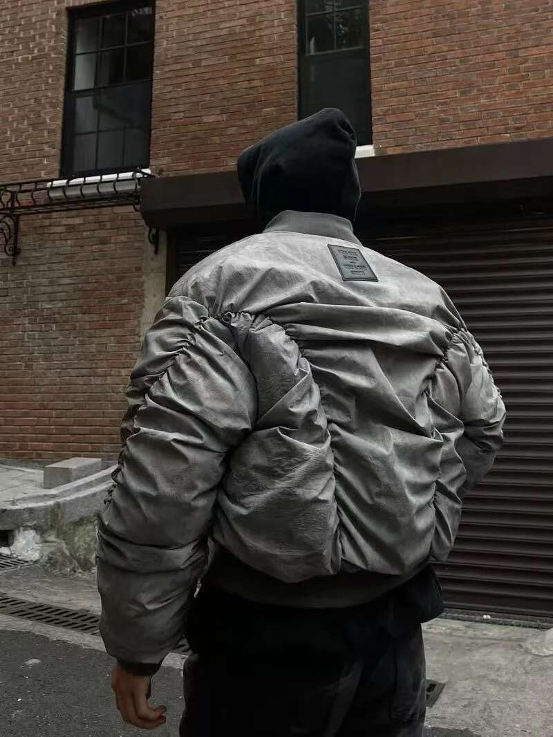 Retro Wasteland Wind Jackets Pleated Design Flight Jacket Baseball Cotton Suit American Parkas Hip Hop Winter Coat New Man