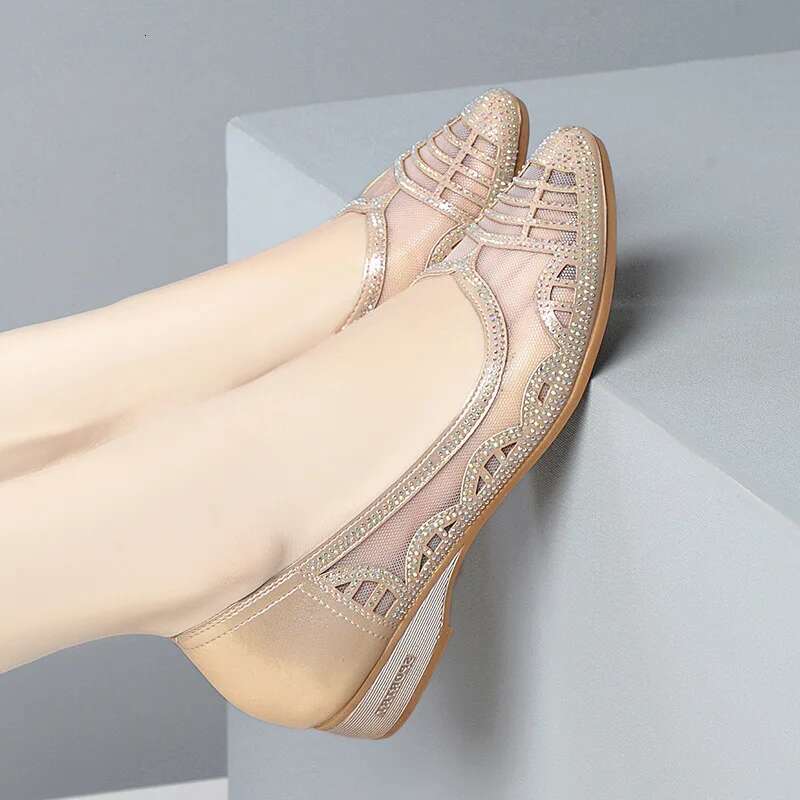 2025 Summer New Breathable Hollow Mesh Designer Fashion High Heels Women's Round Head Soft Leather Sandals Suitable for Office Weddings