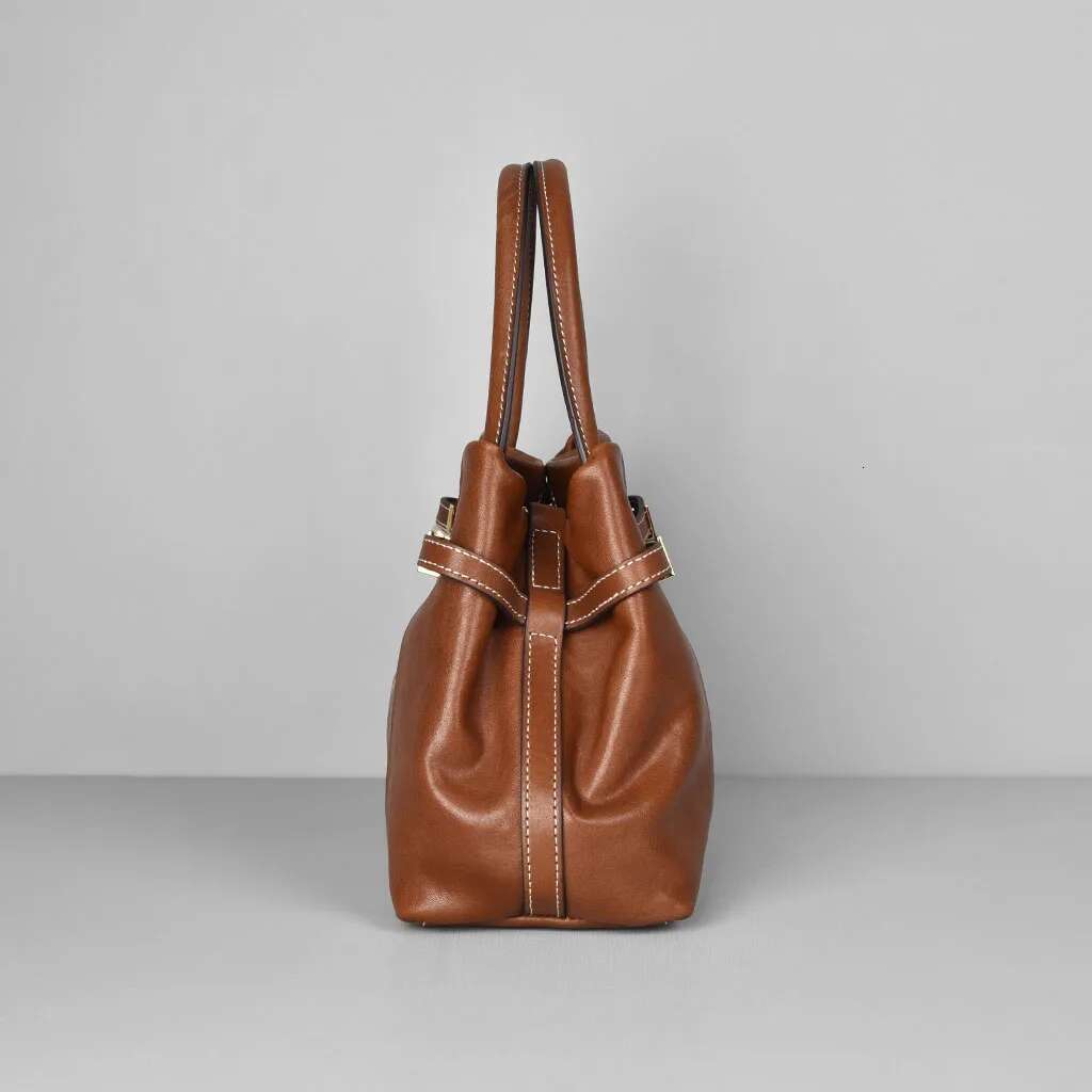 Women's Crossbody Bag 2024 New Shoulder Handbag Light Small High-End Vegetable Tan Leather Fashionable Accessory
