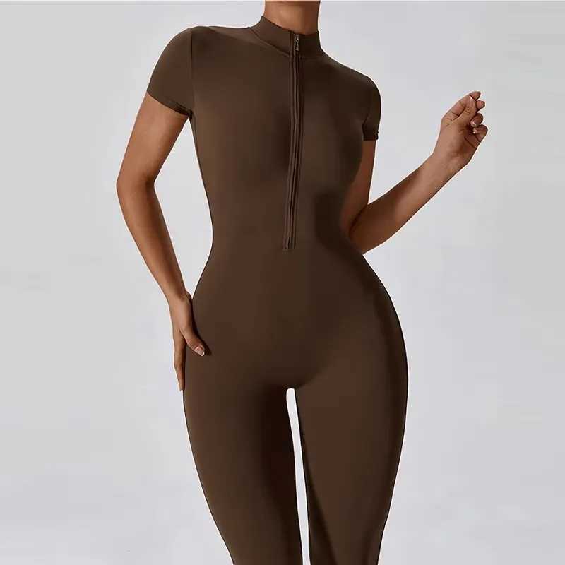 New yoga clothing set sports set womens fitness suit gym set womens training Siamese fitness set womens sports suit W250326