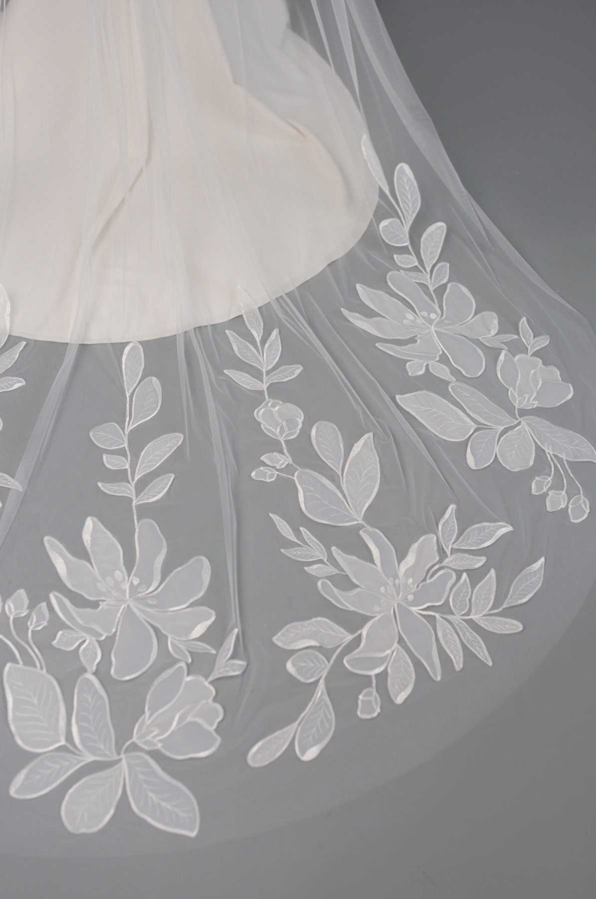 Fairy Bridal Veils Cathedral Long Elegant Lace Appliques Wedding Veil Tulle With Comb White Ivory Custom Made 3M