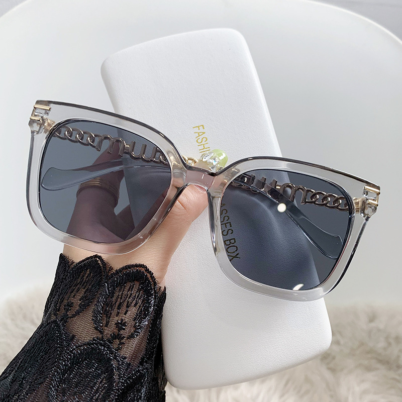 Fashionable Women's Sunglasses Large Frame Square Sunscreen Sunglasses New Luxury Metal Chain Legs 2025 Sunglasses