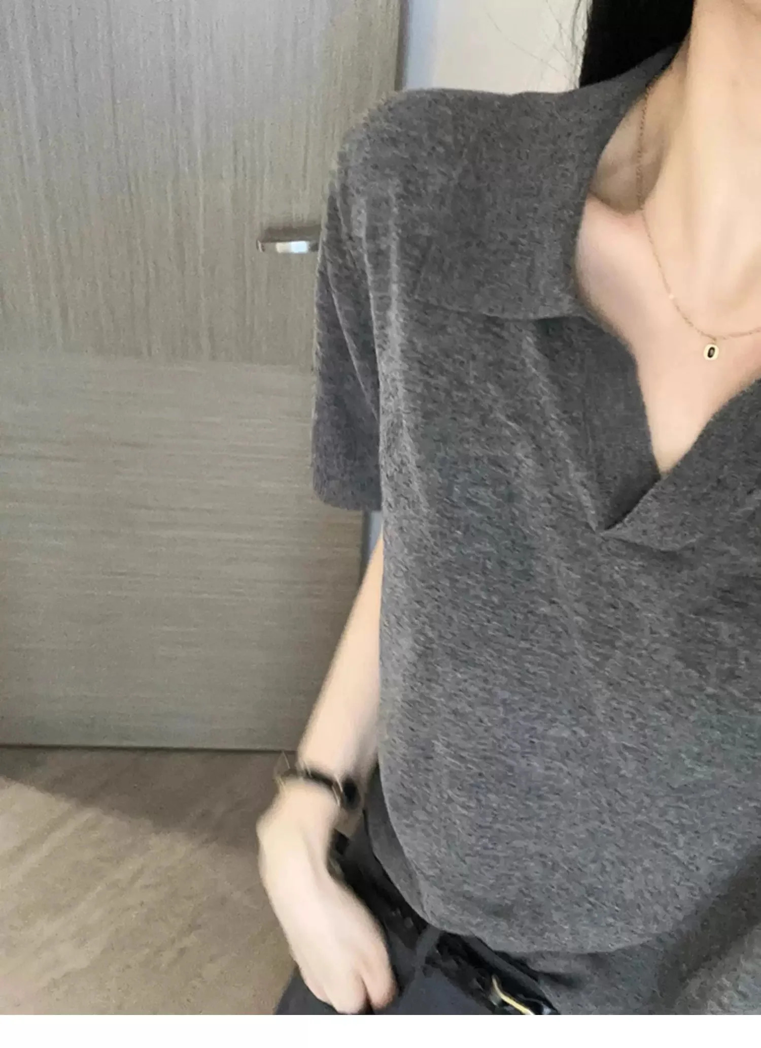 Fashionable minimalist polo neck thin wool short sleeved knitted sweater suitable for womens summer loose casual collar wool T-shirt 250321
