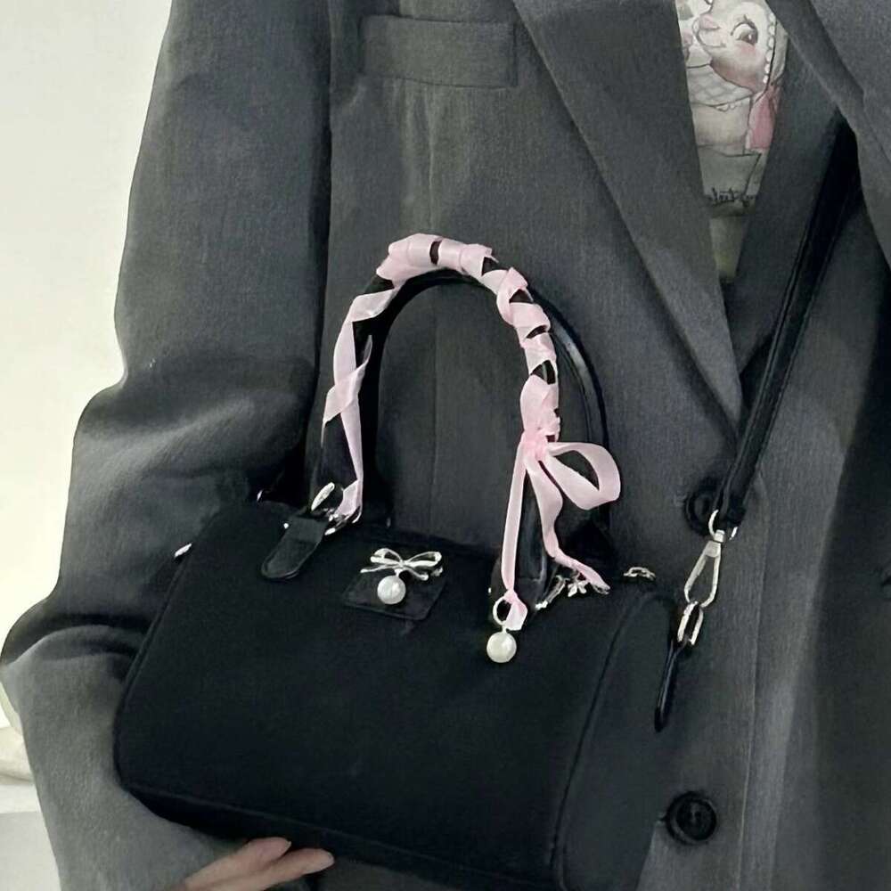 17 Korean fashion trend high-end Boston bag, niche girl's heart butterfly bow hand-held commuting single shoulder diagonal cross bag