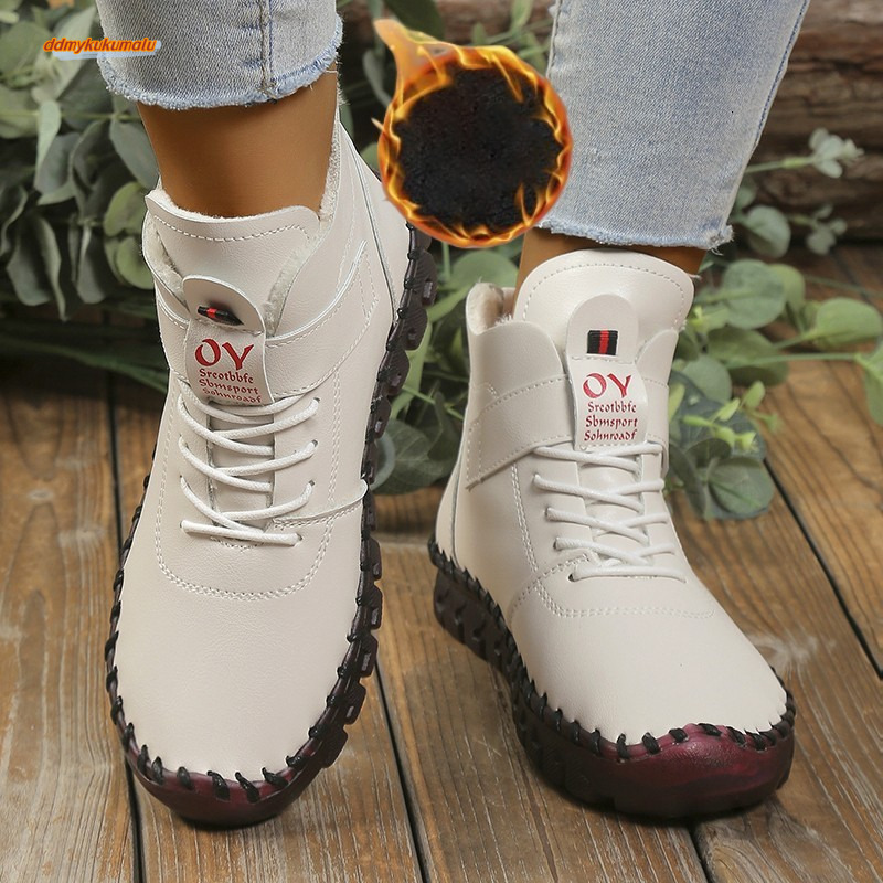 Large size cotton hand sewn thick cowhide sole, hairy women's shoes with winter velvet insulation, mom's shoes, soft soled short boots ddmyk