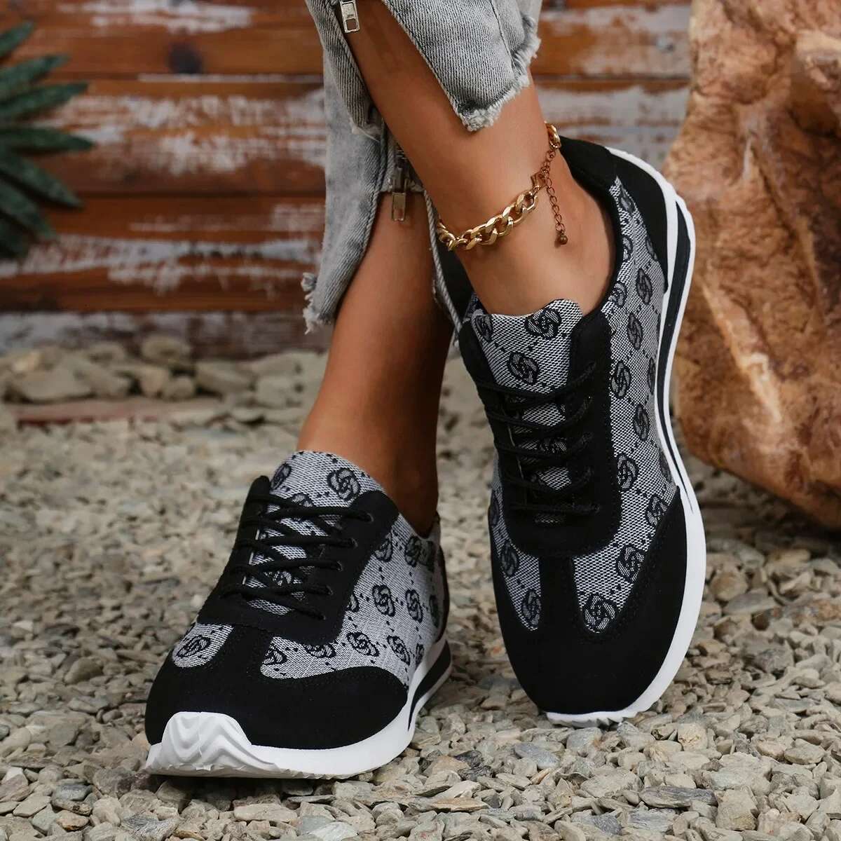 Designer Shoes 2025 Spring And Autumn Light Luxury Fashion Outdoor Multi Functional Women's Sports Shoes Casual Comfortable Lace Up Women's 