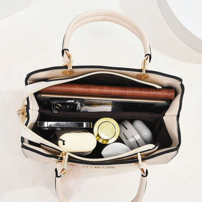32 2024 New Trendy Fashion and Atmospheric Cross Shoulder Versatile Women's Handbag Bag Middle aged Mom's Style