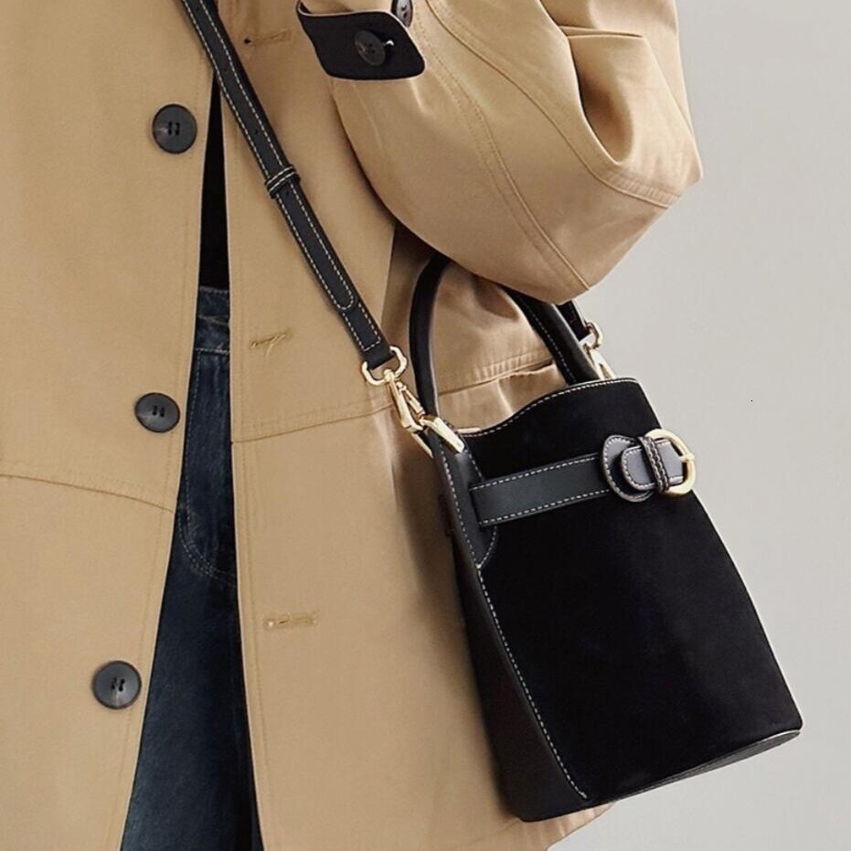 2025S Fashion Designer Frosted Bucket For Women New Suede Handheld Niche Designer Commuting Crossbody Music Sheet Bag