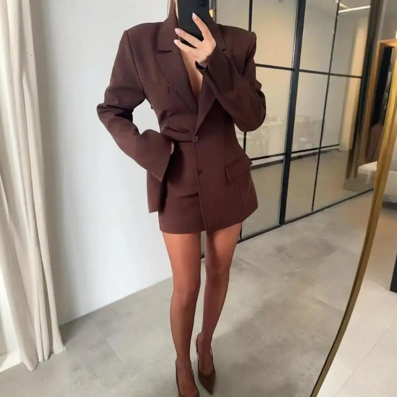 Womens shoulder pad jacket set fashionable brown pleated waist elegant commuting office womens professional 250318