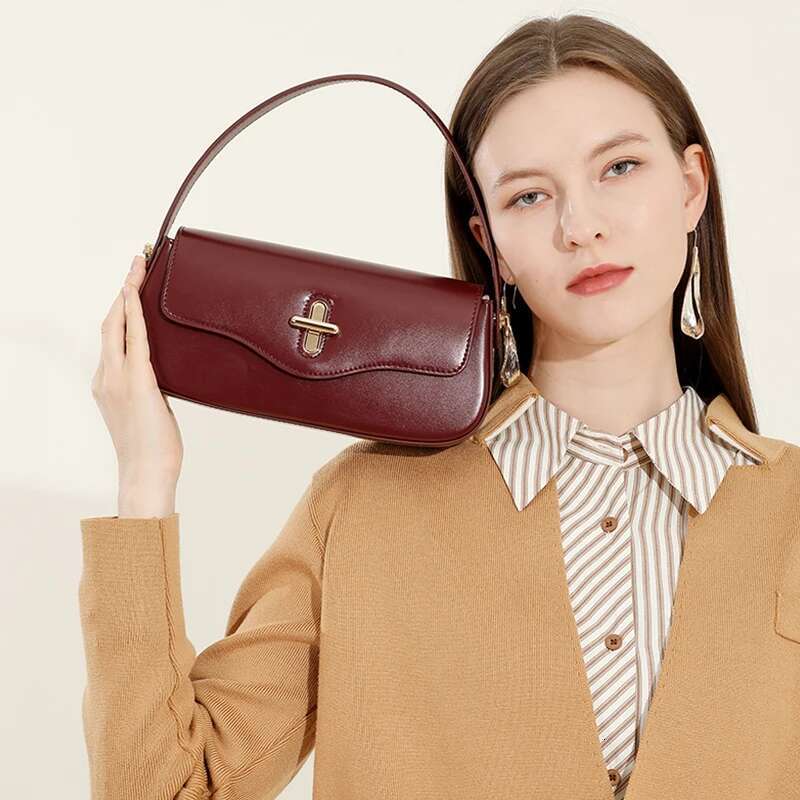 2025 New Genuine Leather Women's Stick Senior Designer Shoulder Bag Fashion Handbag Commuter