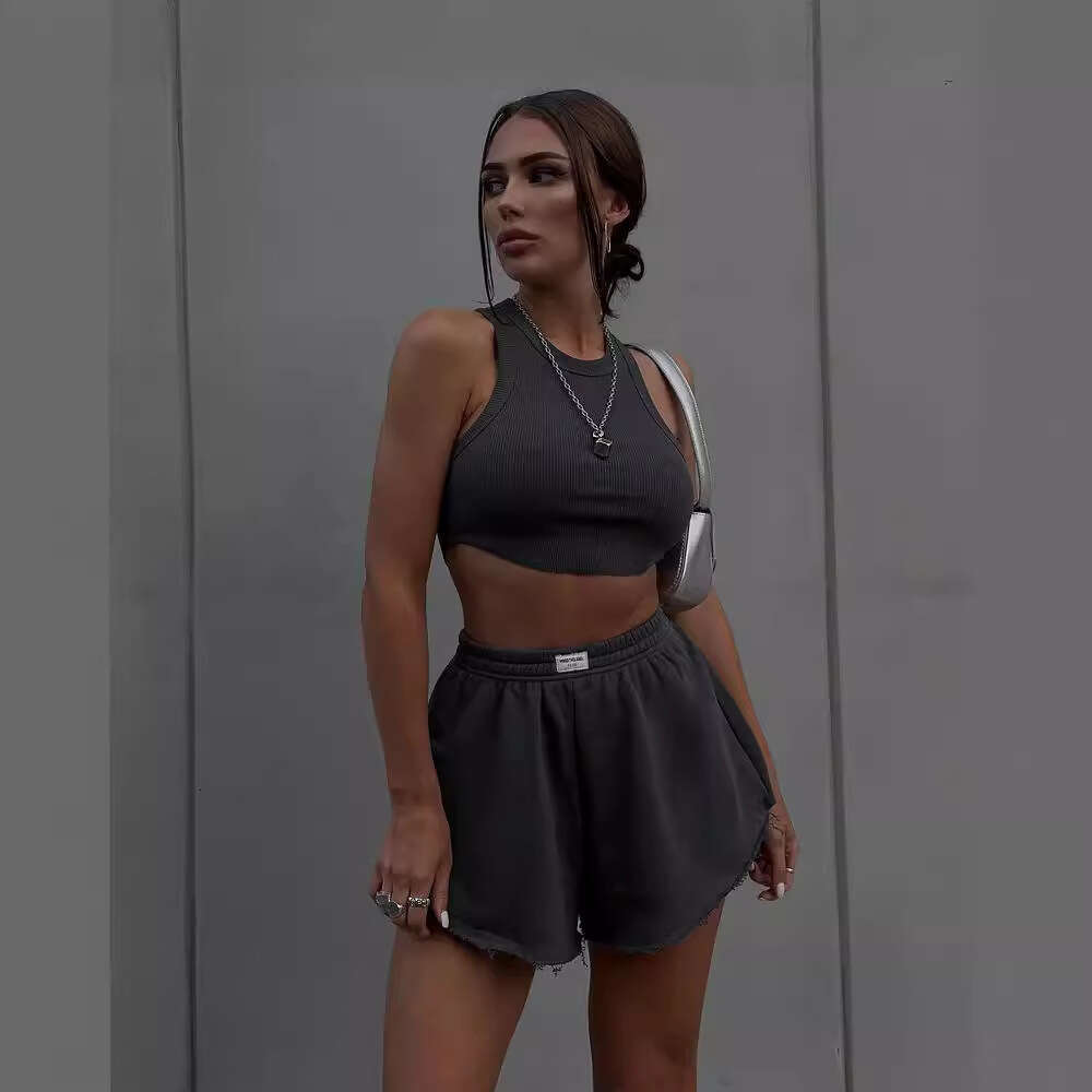 2024 summer new knitted casual sports suit solid color vest shorts two-piece set ins
