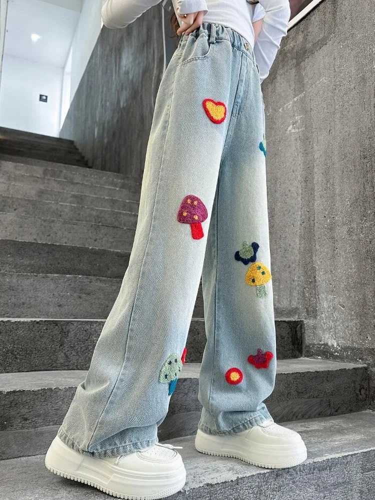 Teenage Girl Jeans Spring and Autumn 2025 Childrens Cute Mill Mushroom Embroidery Trouser Childrens Straight Leg Loose Wide Leg JeansT250326