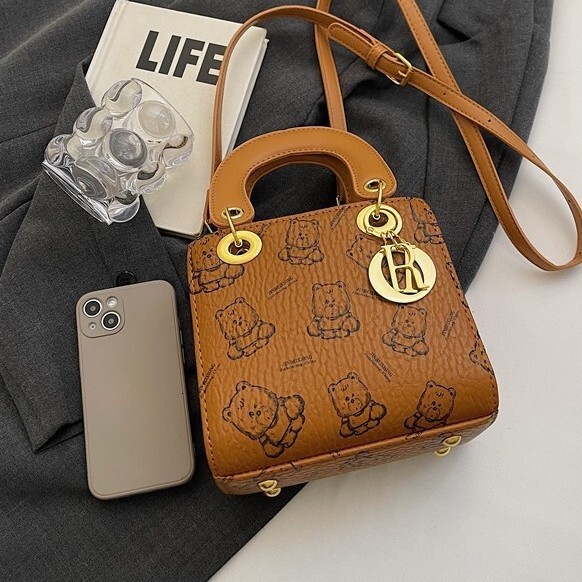 Cute Little Bear Fashion Handbag for Women, New Style, Versatile, Daifei Bag, High End, Exquisite Single Shoulder Crossbody Bag