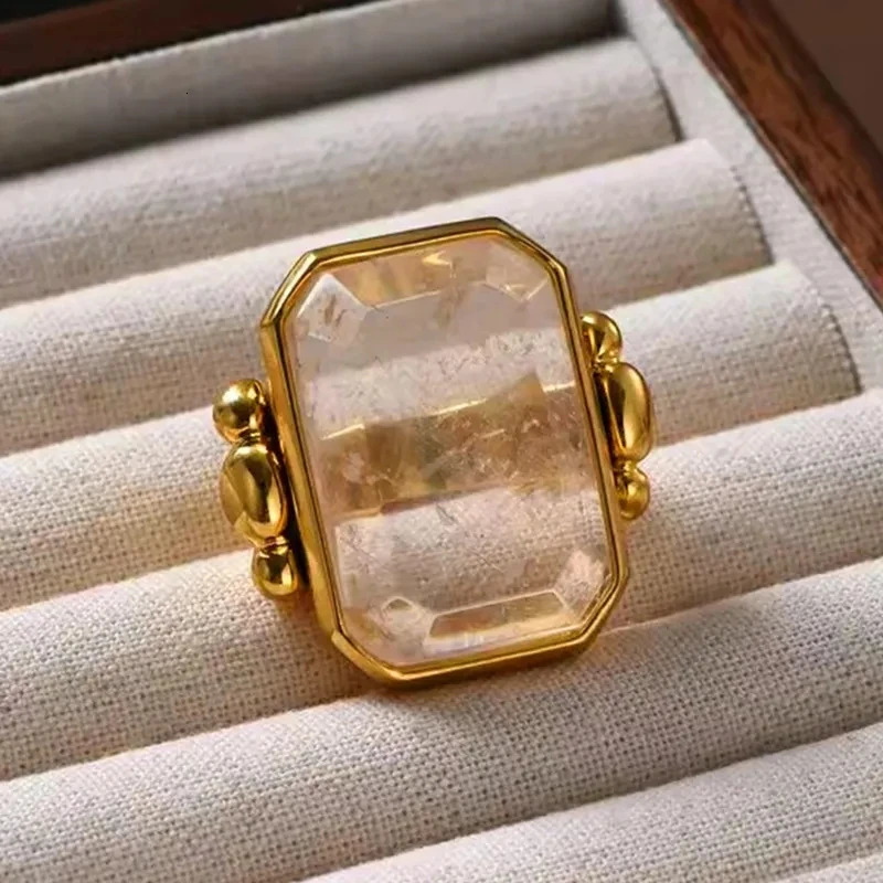 Fashion Square Natural Stone Crystal Ring Gold Womens Brass Jewelry European and American Light Gift 250322