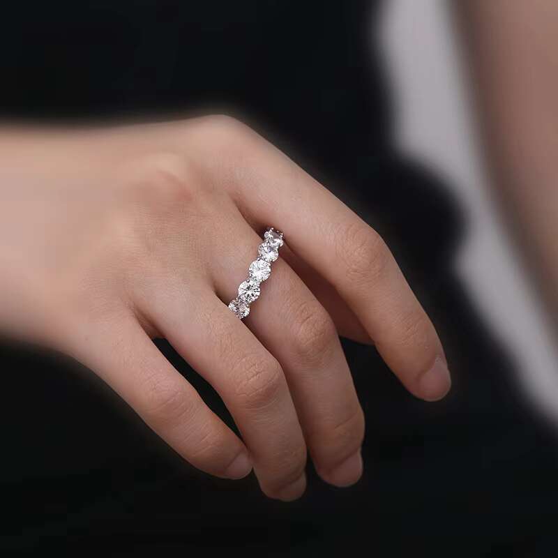 Custom Senior Jewelry White Gold Plated 925 Sterling Silver Moissanite Diamond Eternity Engagement Ring