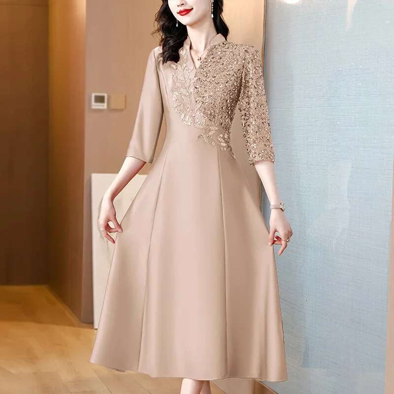 Red Happy Waist-Fitted V-Neck Long High-End Youthful Style Mother's Dress For Women 2024 Autumn New Arrival