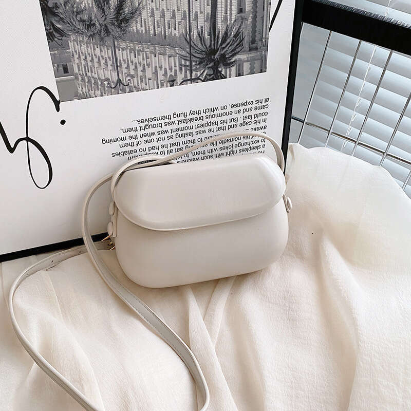 86 Korean Saddle 2022 Summer New Single Shoulder Crossbody Fashionable, Simple and Versatile Women's Mobile Bag