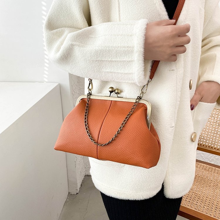Free shipping Europe and the United States retro shell bag new lychee pattern simple 100 shoulder bag clip chain handbag women's bag