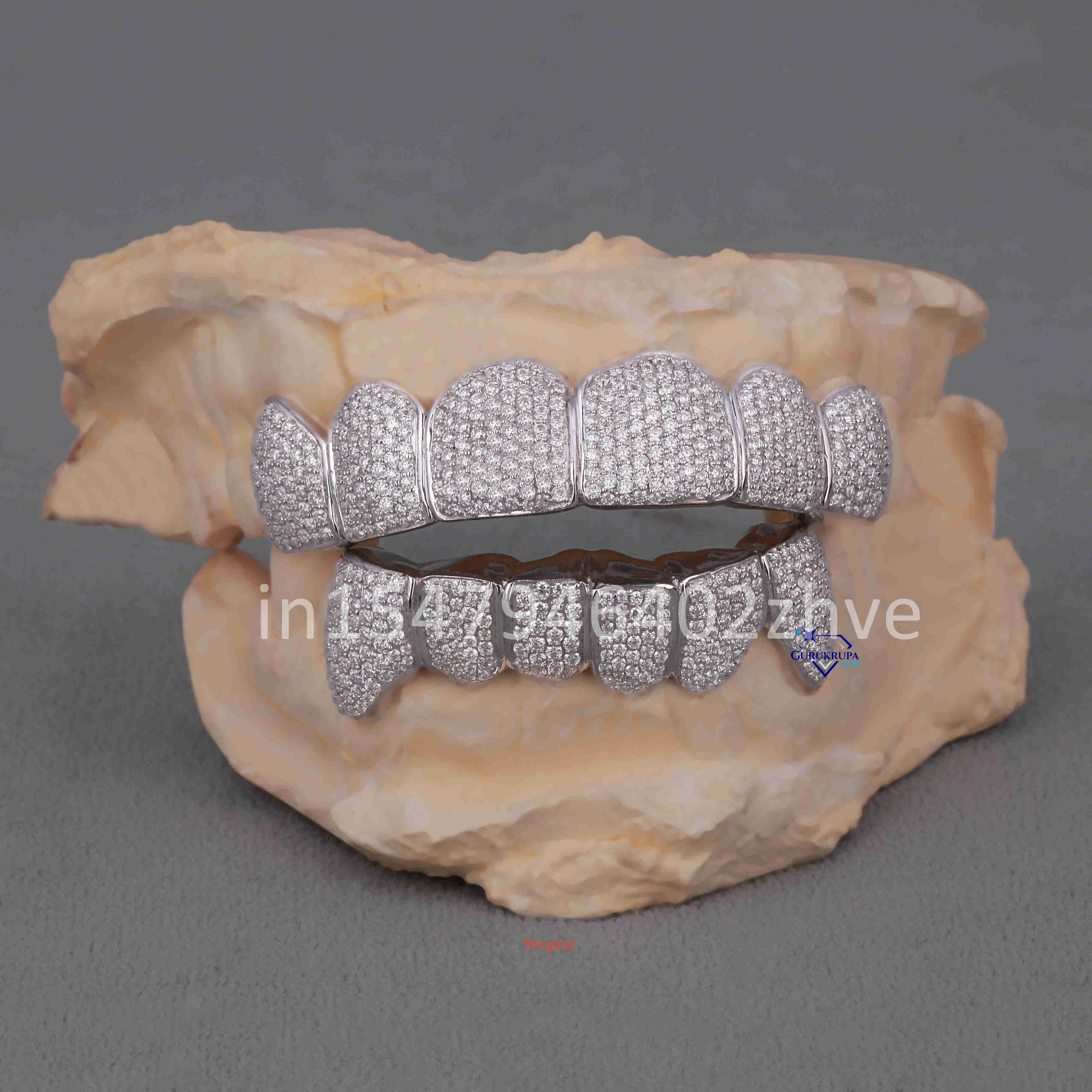 Multi Layered Dental Composite Diamond Teeth Grillz Vvs Clarity 14Kt Gold Moissanite Diamond Dentures Wholesale Seller
