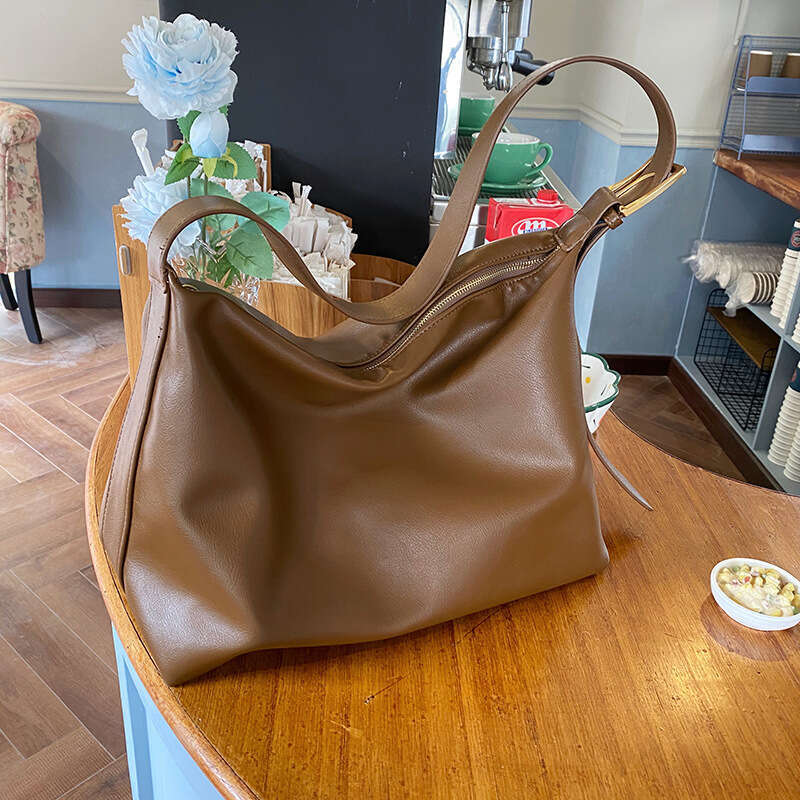 e5 Korean version daily soft collapse extremely simple style shoulder big 2025 new women's large capacity crossbody bag
