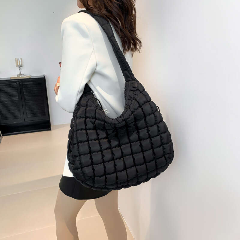 61 Folded Fashion One Shoulder Handheld Dumpling Large Capacity Down Cotton Cloud Women's Bag