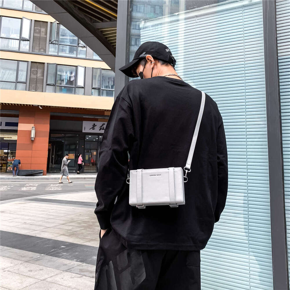 d1 Single and women's fashion trend, box silver crossbody personalized backpack, small square men's shoulder bag, trend