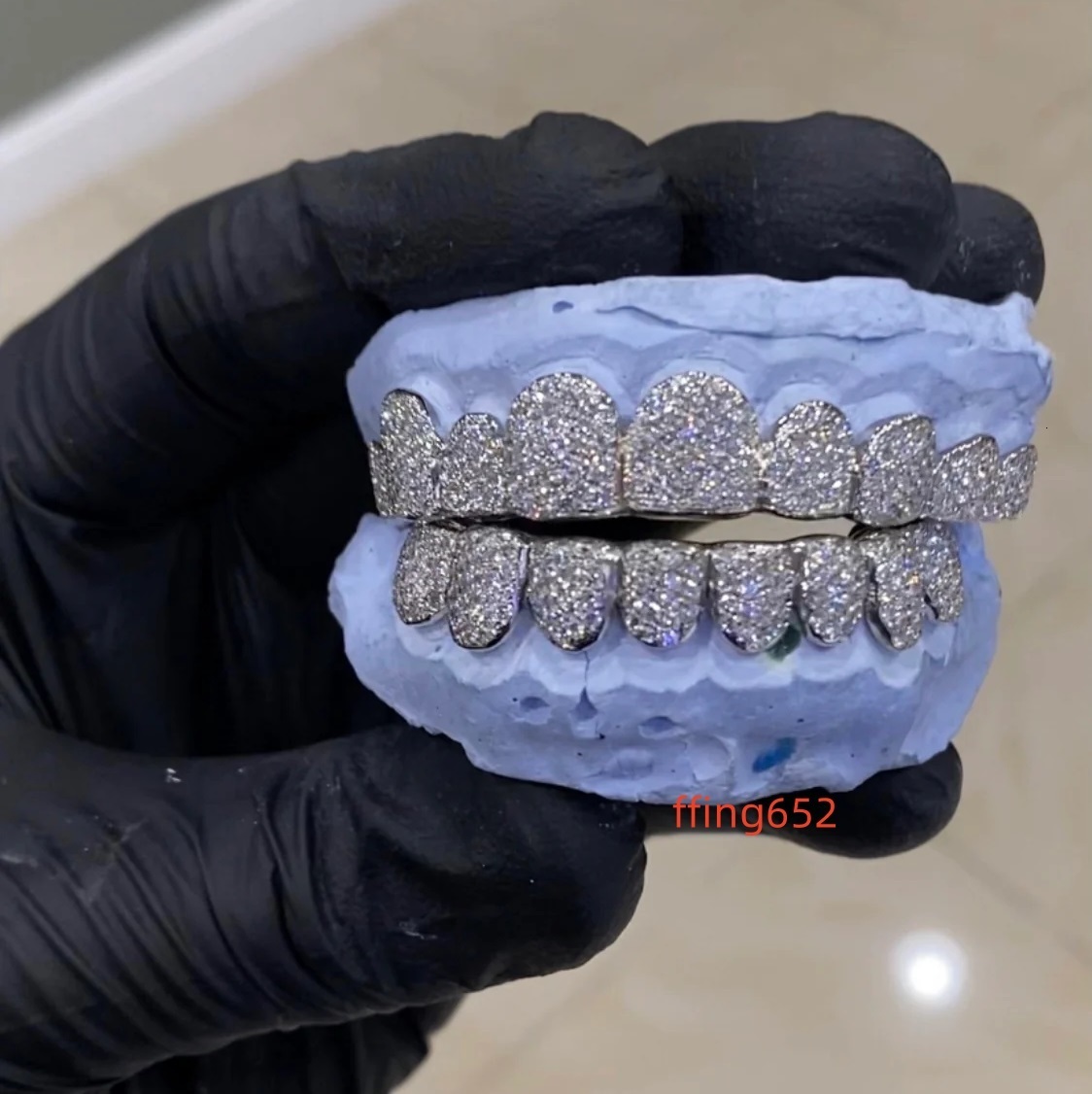 Top Selling Sparkling Smile Fine Body Jewelry Moissanite Diamond Studded Iced Out Dental Grillz for Sale at Best Prices