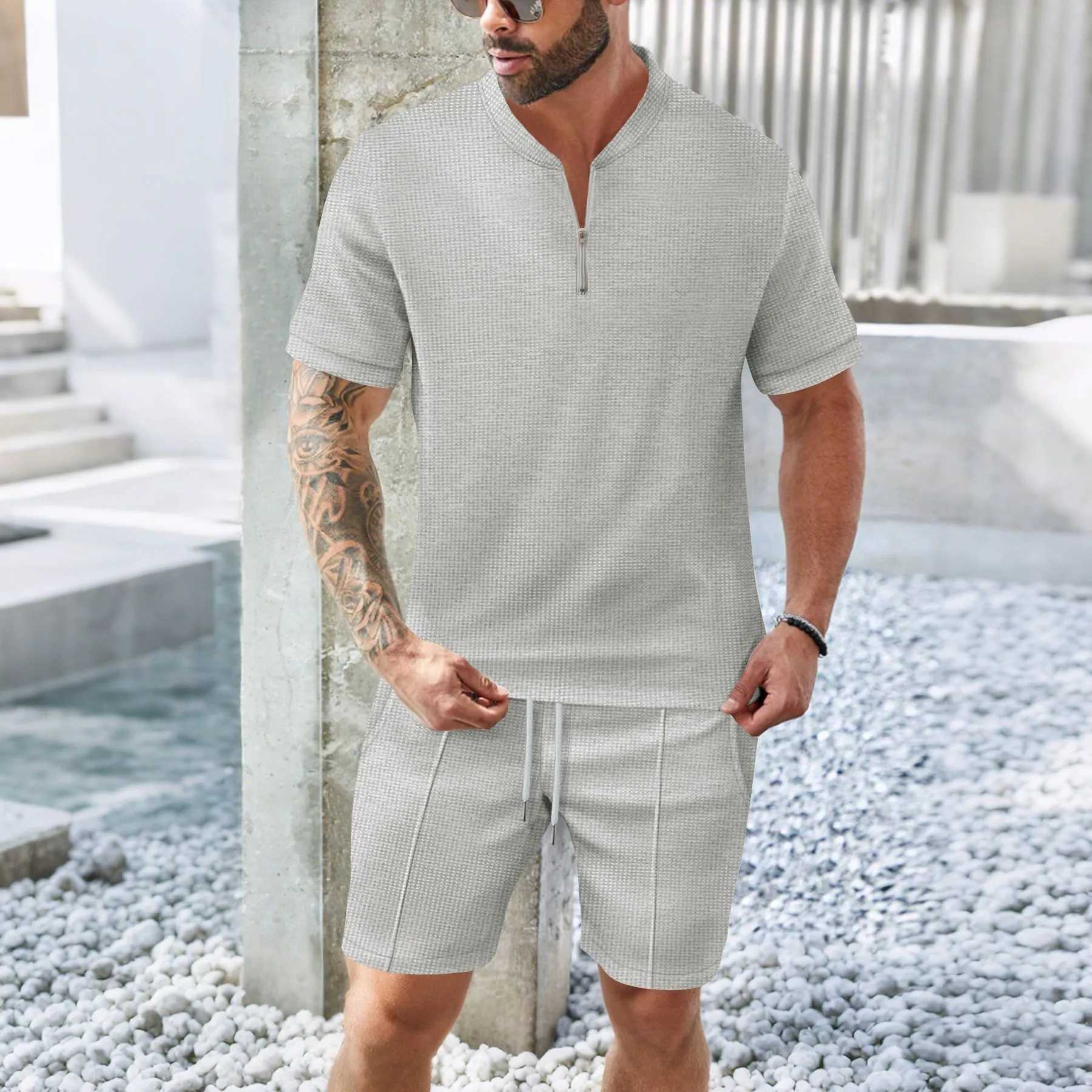 Two sets of solid color stand up collar short sleeves for mens casual waffles in New Europe and the United States in the summer of 2025XJ250326