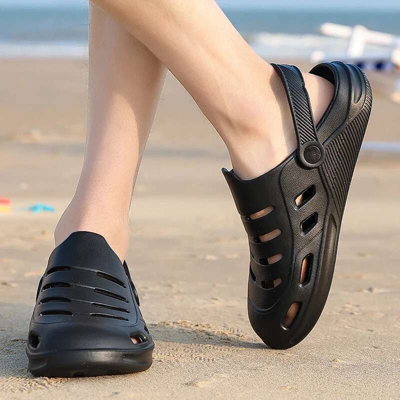 New Trendy Sandals for Men Hole Men's Home Outdoor Beach Slippers Casual Shoes