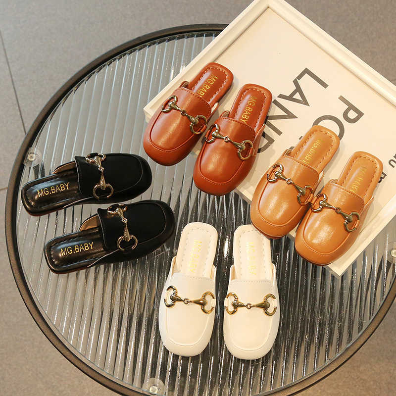 Slipper Girls Soft Bottom Baotou Half Slippers 2024 Spring New Flat Bottom Half Support Single Shoes Versatile Childrens Outerwear Cool Slippers S2532